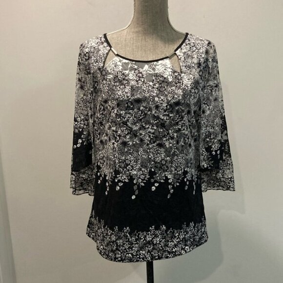 Amanda collection Bell Sleeve Blouse size large - Picture 4 of 15